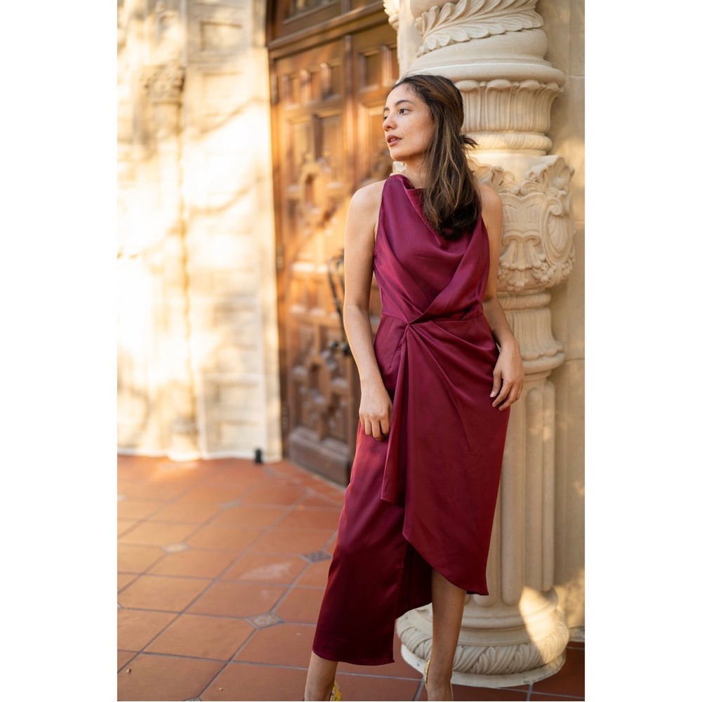 Elegant Burgundy Sleeveless Dress